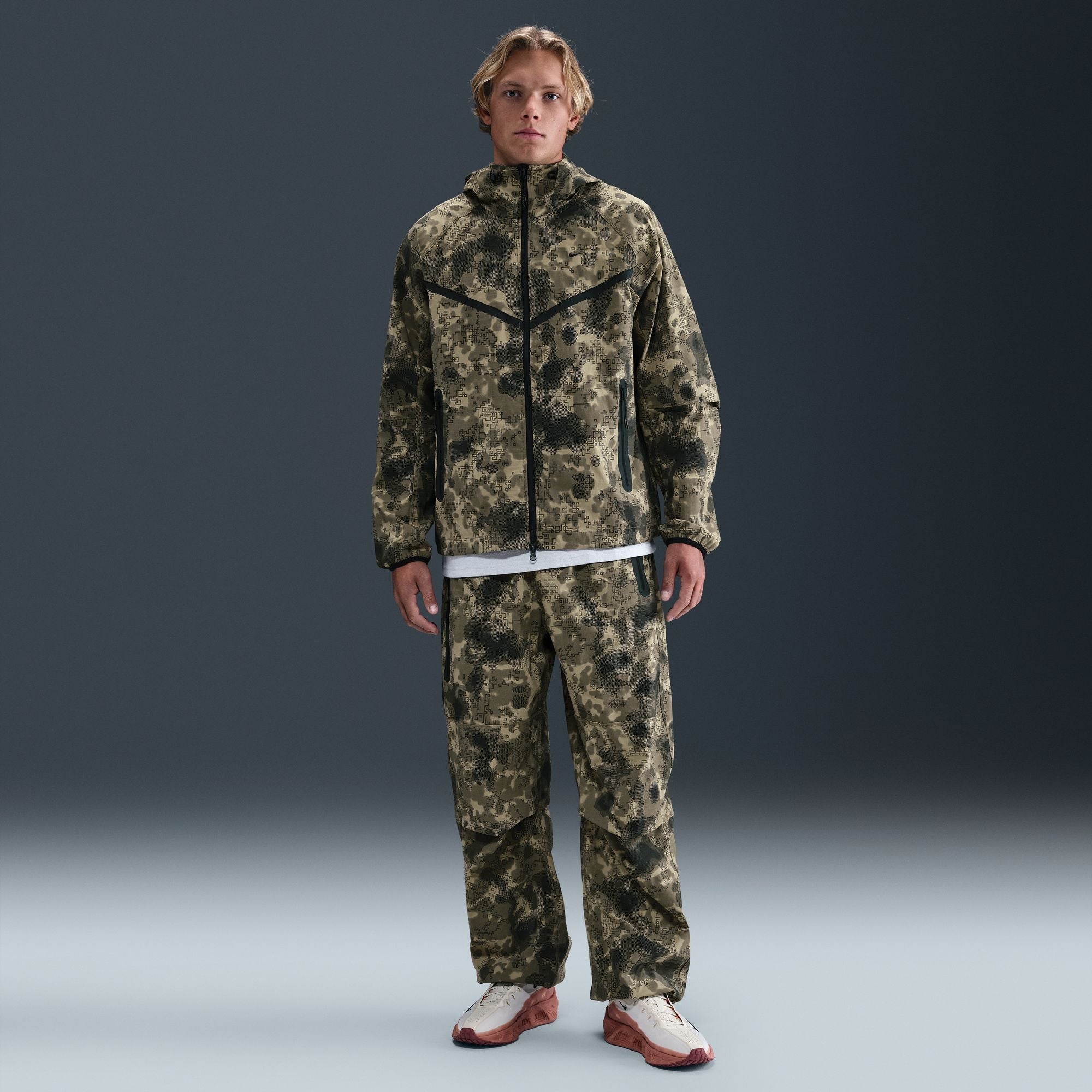 NIKE WOVEN CAMO WINDRUNNER OVERSIZED JACKET