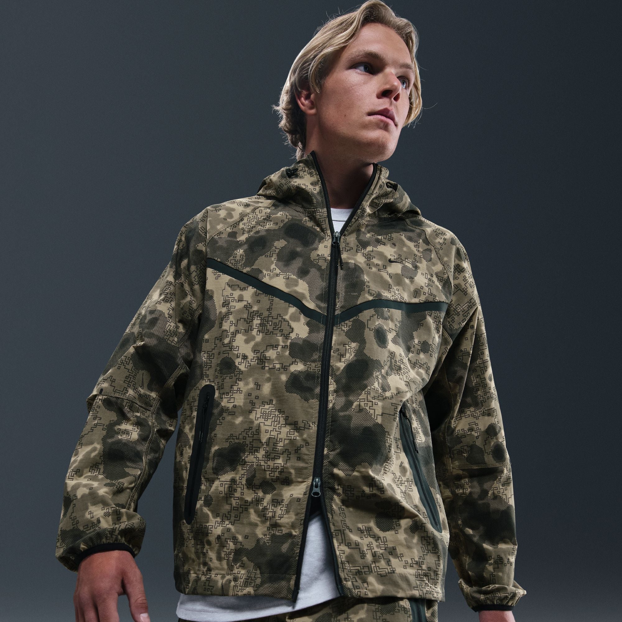 NIKE WOVEN CAMO WINDRUNNER OVERSIZED JACKET
