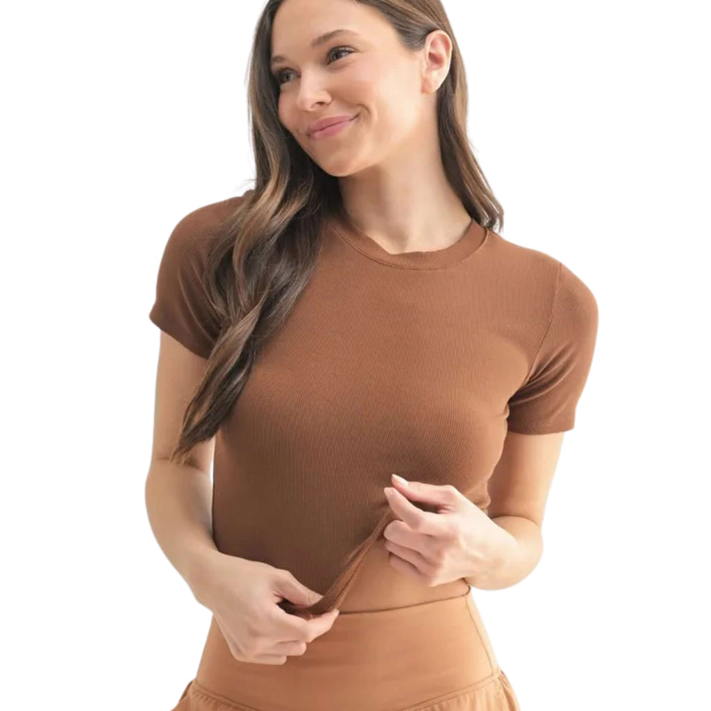 ESSENTIAL MICRO-RIBBED CROPPED ACTIVE TEE FLATTERING FIT SPORTY STYLE